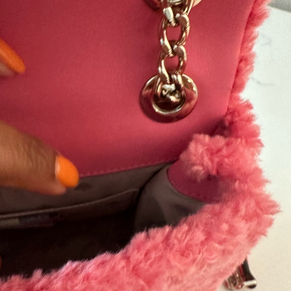 KATE SPADE NATALIA FAUX FUR SMALL FLAP CROSSBODY BRIGHT BLUSH EUC - Picture 5 of 8